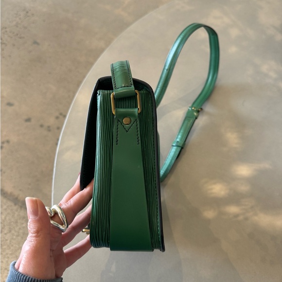Louis Vuitton Cartouchiere Handbag Epi Leather MM in green color - Picture 4 of 10